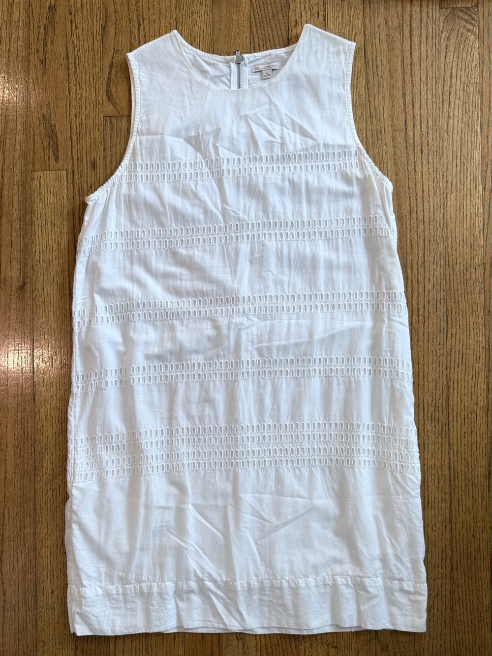 Gap Designed & Crafted White Embroidered Cotton Shift Dress Size Medium